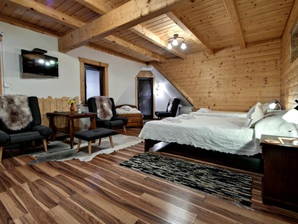 Magnat Inn & Sauna & Relax : photo 2 de la chambre chambre familiale avec 2 balcons