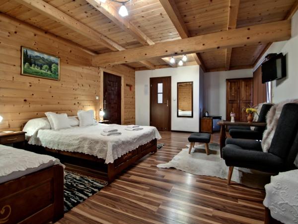 Magnat Inn & Sauna & Relax : photo 3 de la chambre chambre familiale avec 2 balcons