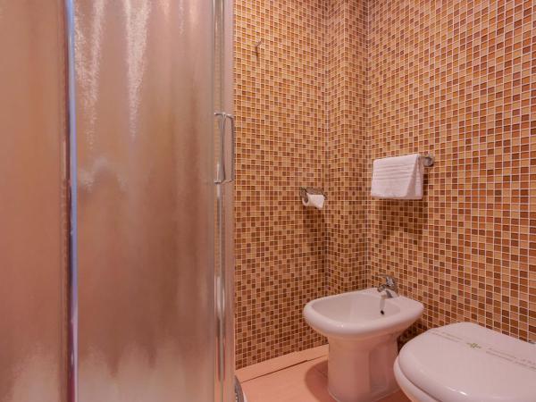 Le Suite Sul Corso : photo 3 de la chambre chambre lit queen-size avec baignoire spa