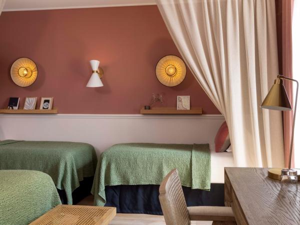 Le Petit Beaumarchais Hotel & Spa : photo 4 de la chambre chambre quadruple avec accs sauna