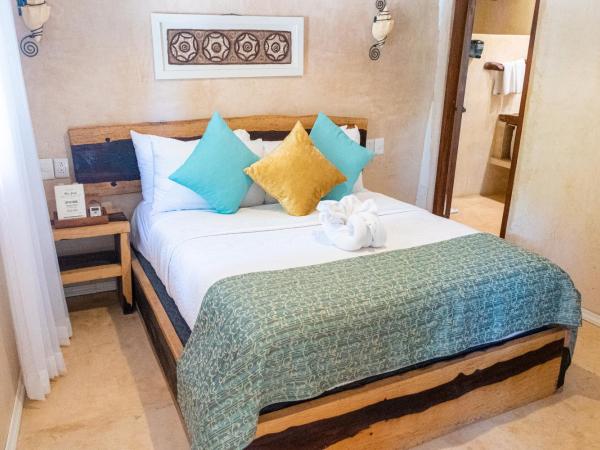 Villa Las Estrellas Tulum - located at the party zone : photo 3 de la chambre suite junior - vue sur piscine