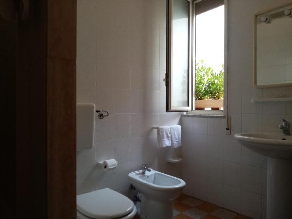 Ariston Petit Hotel : photo 3 de la chambre chambre triple