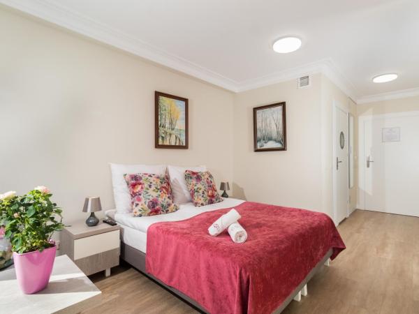 Zamorski BY THE SEA : photo 4 de la chambre chambre double avec salle de bains privative