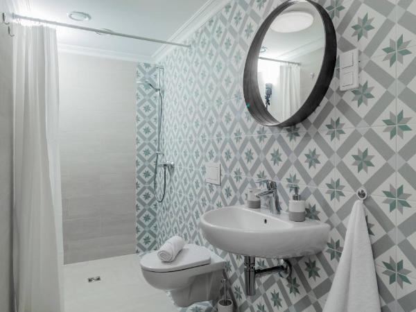 Zamorski BY THE SEA : photo 5 de la chambre chambre triple avec salle de bains privative