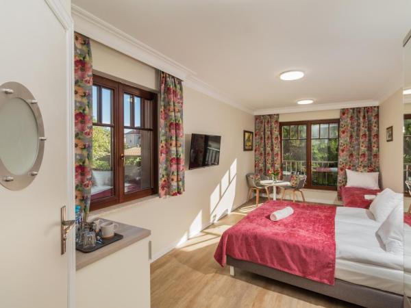 Zamorski BY THE SEA : photo 3 de la chambre chambre triple avec salle de bains privative