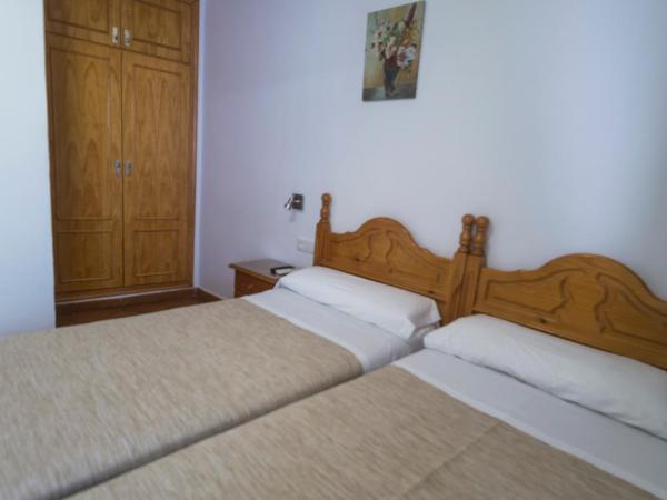 Hostal San Ramón : photo 3 de la chambre chambre lits jumeaux standard