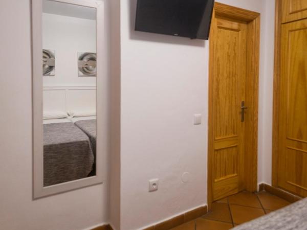 Hostal San Ramón : photo 7 de la chambre chambre lits jumeaux standard