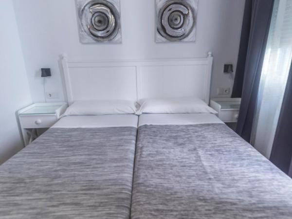 Hostal San Ramón : photo 10 de la chambre chambre lits jumeaux supérieure