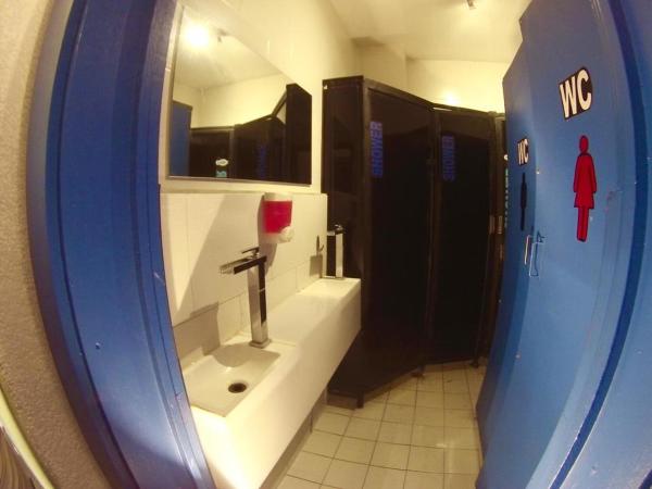 ROOMIES HOSTEL Roma : photo 7 de la chambre dortoir mixte