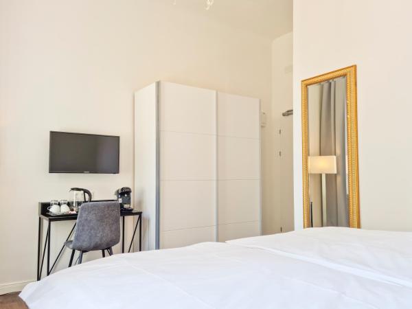 Pension Mozart - Newly Renovated : photo 5 de la chambre petite chambre double - vue sur rue