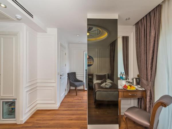 Darkmen Hotel 2 : photo 5 de la chambre chambre lits jumeaux standard - vue sur mer