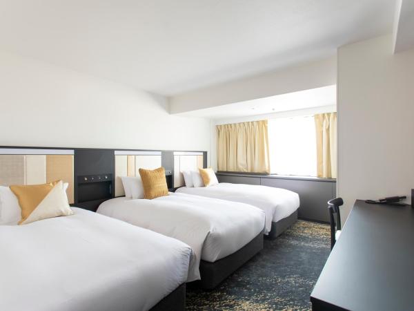 Cross Hotel Osaka : photo 1 de la chambre chambre triple avec accès au salon club - Étage cross - non-fumeurs