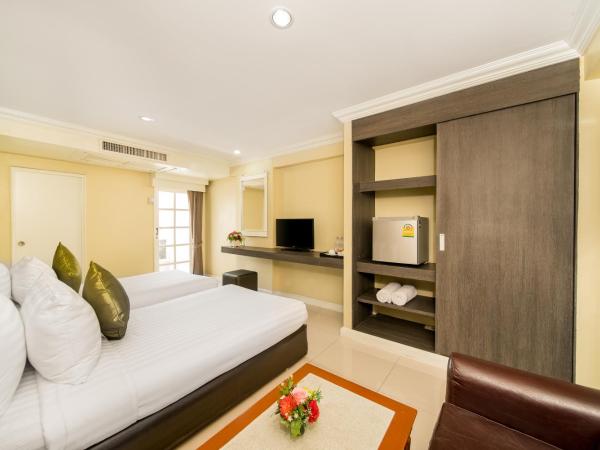 Niran Grand Hotel : photo 3 de la chambre chambre deluxe double ou lits jumeaux