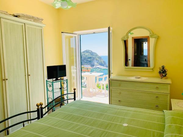 Pensione Casa Verde : photo 1 de la chambre chambre double ou lits jumeaux - vue sur mer