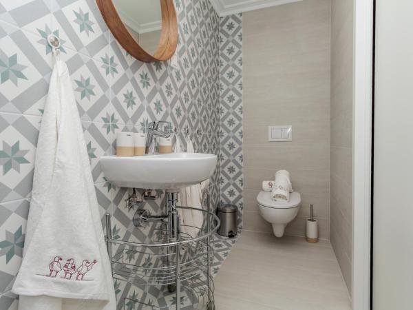 Zamorski BY THE SEA : photo 6 de la chambre chambre triple avec salle de bains privative