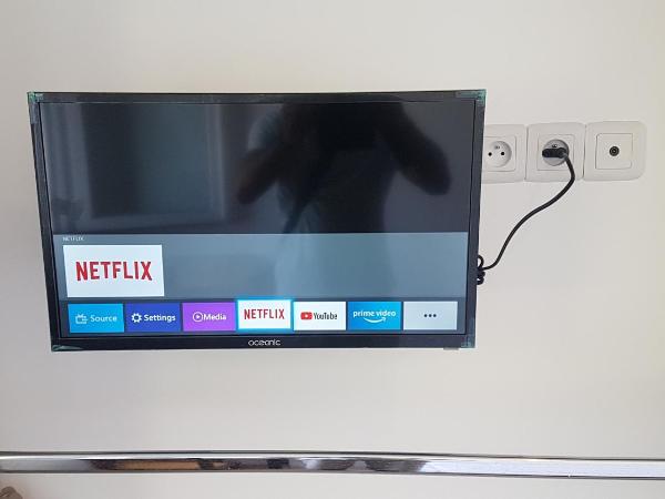 NEW CHEAP PRIVATE ROOM, KITCHEN , OVERWIEUW sea,TRAM on spot, 12 minutes from nice train station with tram , beach in 17 min tram , CHAMBRE PRIVÉE pas cher, cuisine équipée , tram sur place, APERÇU mer, 12 min de la gare de Nice avec le tram, 17 min plage : photo 4 de la chambre chambre double