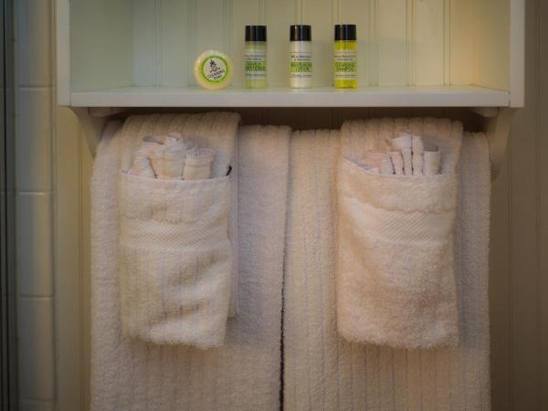 The Marshall House, Historic Inns of Savannah Collection : photo 6 de la chambre chambre supérieure avec 2 lits queen-size