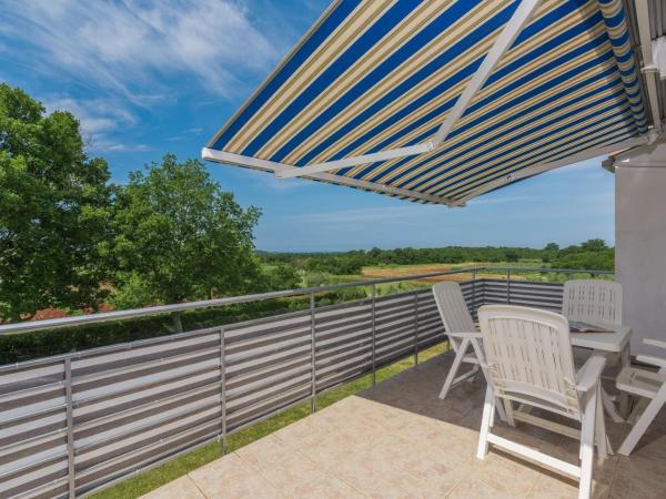 Apartments Kadum 25 : photo 5 de la chambre appartement avec balcon