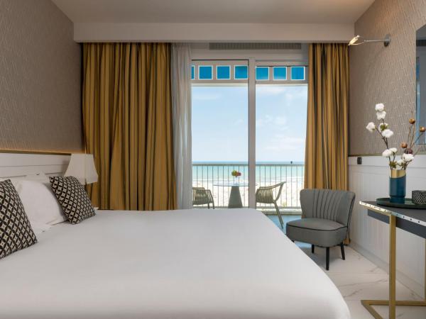 Savoia Hotel Rimini : photo 4 de la chambre chambre triple avec vue sur la mer et accès au spa
