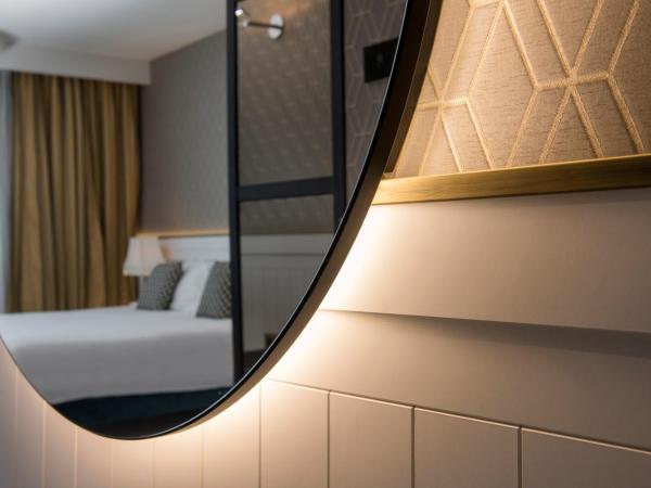 Savoia Hotel Rimini : photo 6 de la chambre chambre triple avec vue sur la mer et accès au spa