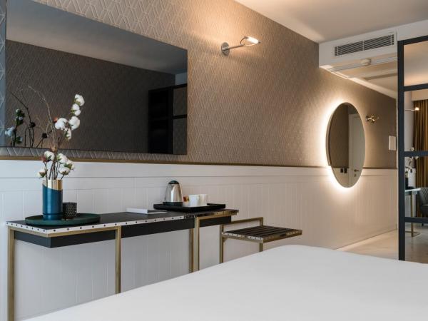 Savoia Hotel Rimini : photo 5 de la chambre chambre triple avec vue sur la mer et accès au spa