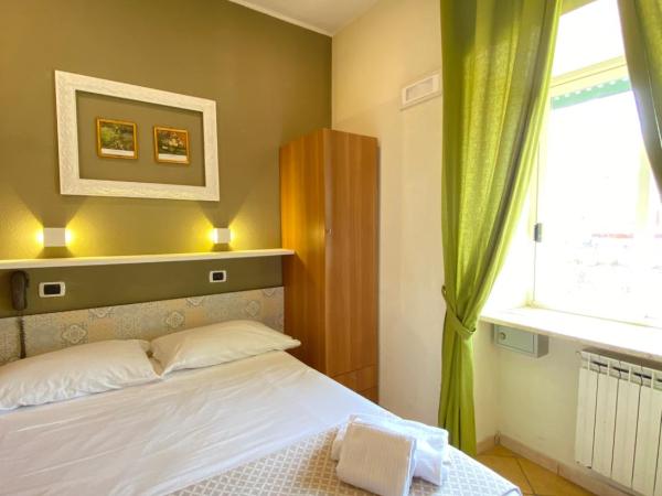 Hotel Europeo Napoli : photo 3 de la chambre chambre double
