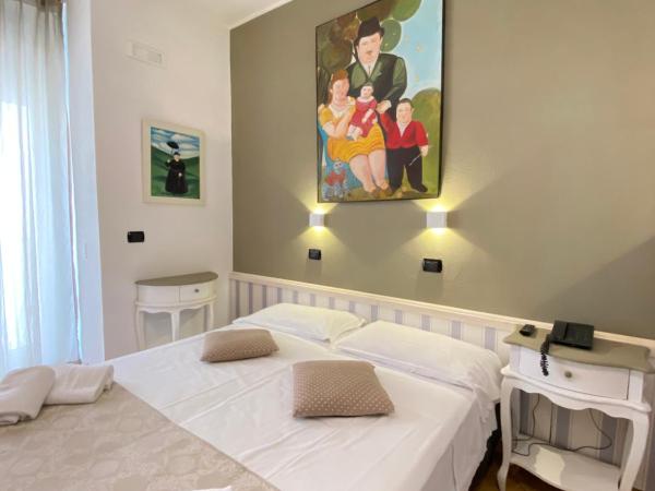 Hotel Europeo Napoli : photo 8 de la chambre chambre quadruple