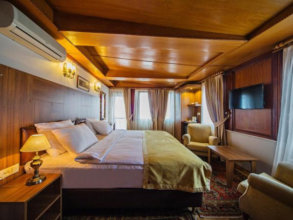 Apart Hotel Hippodrome : photo 2 de la chambre chambre familiale deluxe avec balcon