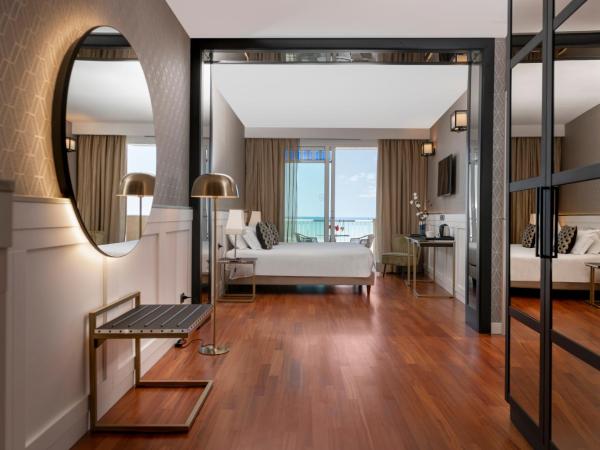 Savoia Hotel Rimini : photo 8 de la chambre chambre triple deluxe avec vue sur mer et accès au spa