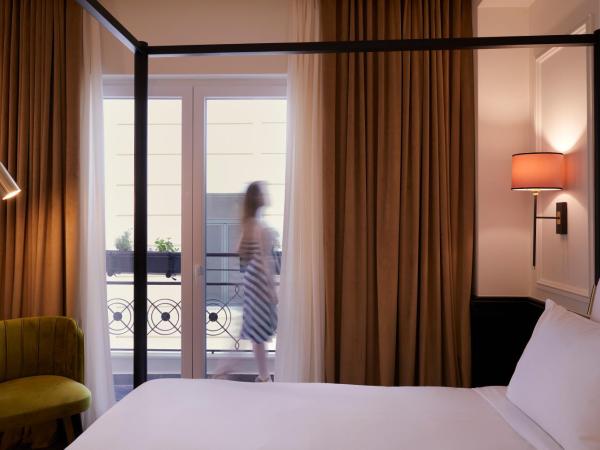 Villa Brown Ermou, a member of Brown Hotels : photo 6 de la chambre chambre lit king-size avec balcon