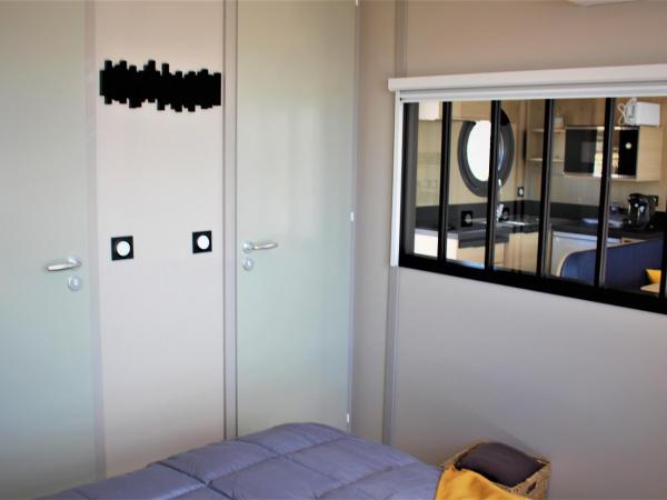 Les Ilots de Gruissan : photo 10 de la chambre hébergement bateau lodge 1 chambre pour 2 personnes - côté grand large
