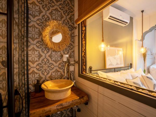 Liman Hotel Gümüslük - Adult Only : photo 5 de la chambre chambre triple classique