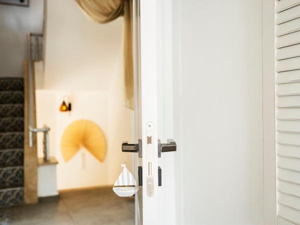 Liman Hotel Gümüslük - Adult Only : photo 3 de la chambre chambre double avec balcon - vue sur mer