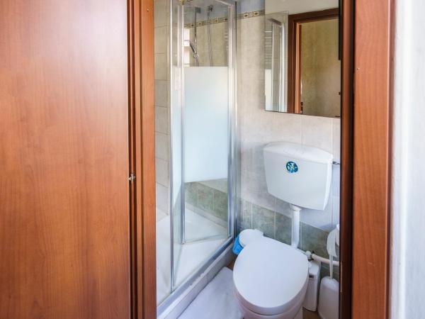 Hotel America : photo 4 de la chambre chambre double avec salle de bains privative