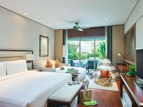 Shangri-La Singapore : photo 3 de la chambre hébergement familial lit king-size deluxe avec terrasse - aile jardin