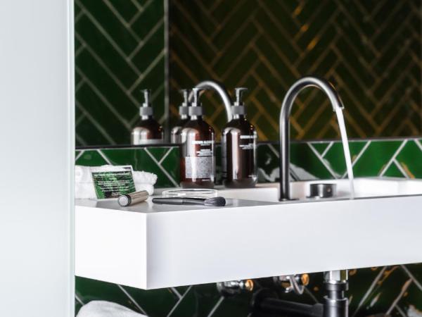 Moss Hotel : photo 4 de la chambre chambre lit king-size supérieure - baignoire grove