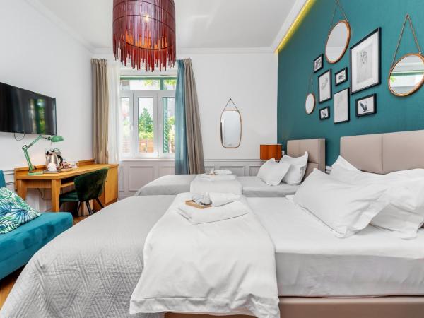 Evala luxury rooms with pool and garden : photo 5 de la chambre chambre double ou lits jumeaux - vue sur piscine