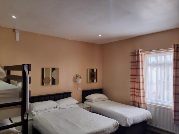 The Beechfield Hotel : photo 3 de la chambre chambre familiale (4 personnes)