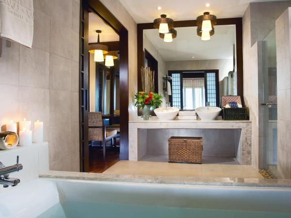 Rawi Warin Resort And Spa - SHA Extra Plus : photo 4 de la chambre villa piscine coucher de soleil