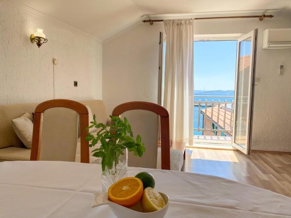 Villa Adria : photo 10 de la chambre appartement 2 chambres avec terrasse et vue sur la mer