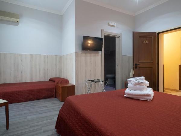 Hotel Tonic : photo 1 de la chambre chambre triple