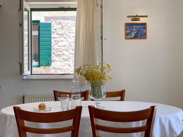 Villa Adria : photo 3 de la chambre appartement 3 chambres avec balcon et vue sur la mer