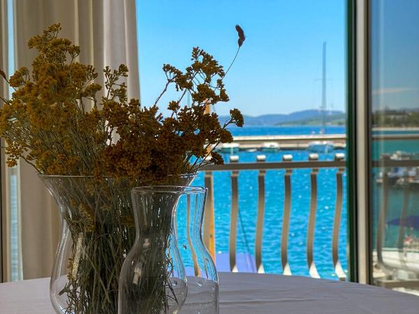 Villa Adria : photo 1 de la chambre appartement 3 chambres avec balcon et vue sur la mer