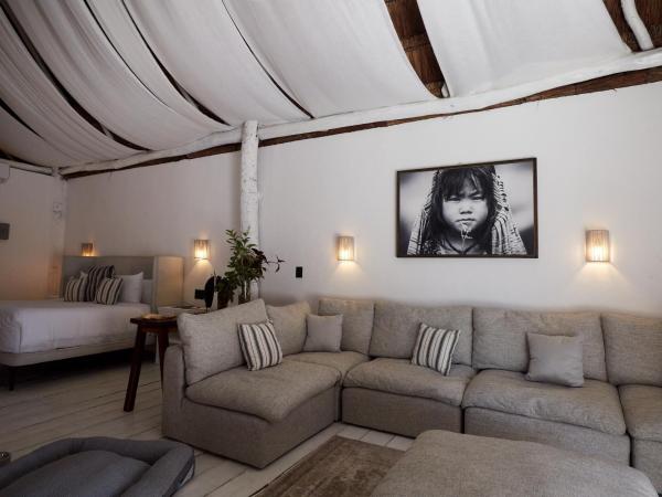 Roc Luxe Tulum : photo 7 de la chambre suite lit king-size - vue sur mer