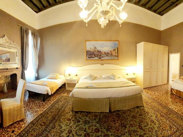 Hotel Corte dei Greci : photo 7 de la chambre chambre quadruple supérieure