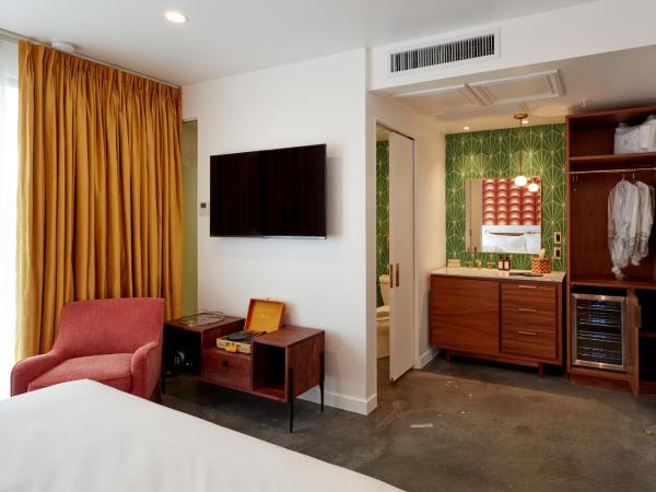 RISE Uptown : photo 6 de la chambre mini chambre lit king-size
