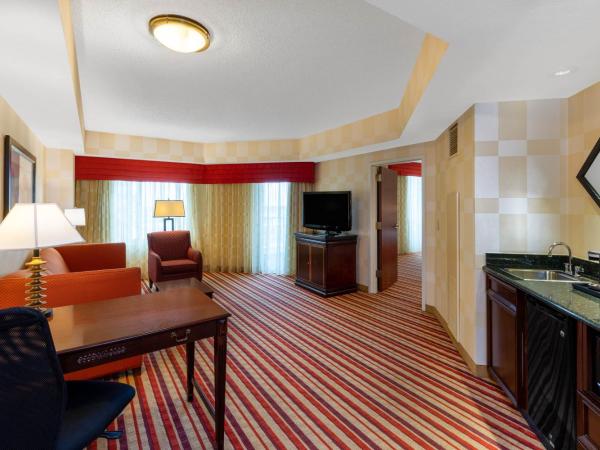 Wyndham Grand Oklahoma City Downtown : photo 2 de la chambre suite 1 chambre lit king-size - accessible aux personnes à mobilité réduite/malentendantes - non-fumeurs