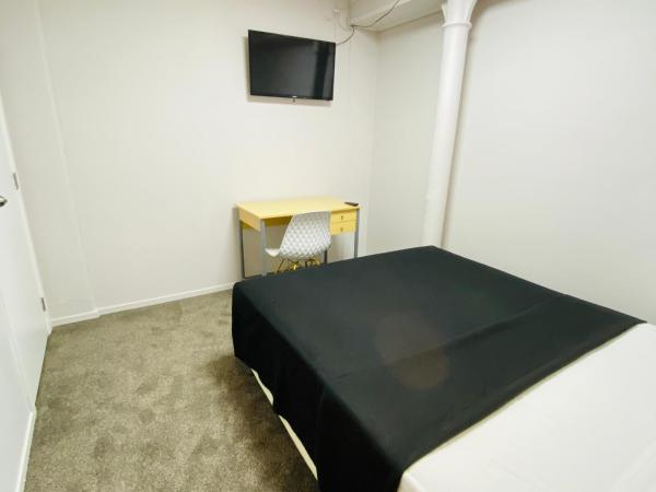 HIT Hostel : photo 2 de la chambre chambre double avec salle de bains commune