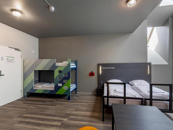 a&o Leipzig Hauptbahnhof : photo 3 de la chambre chambre familiale (2 adultes et 2 enfants)