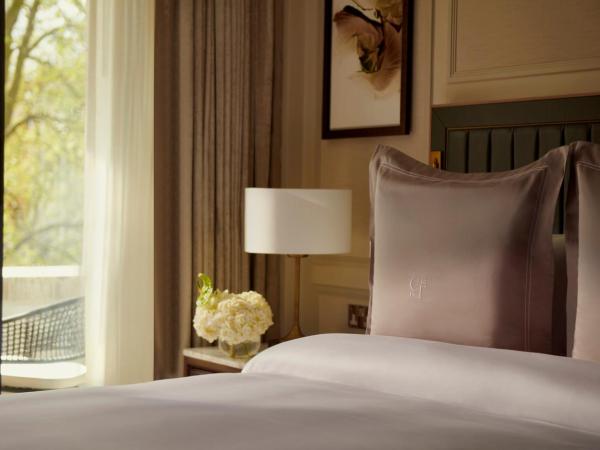 Jumeirah Carlton Tower London : photo 1 de la chambre suite de luxe avec balcon et jardin - accès exclusif aux jardins privés cadogan gardens